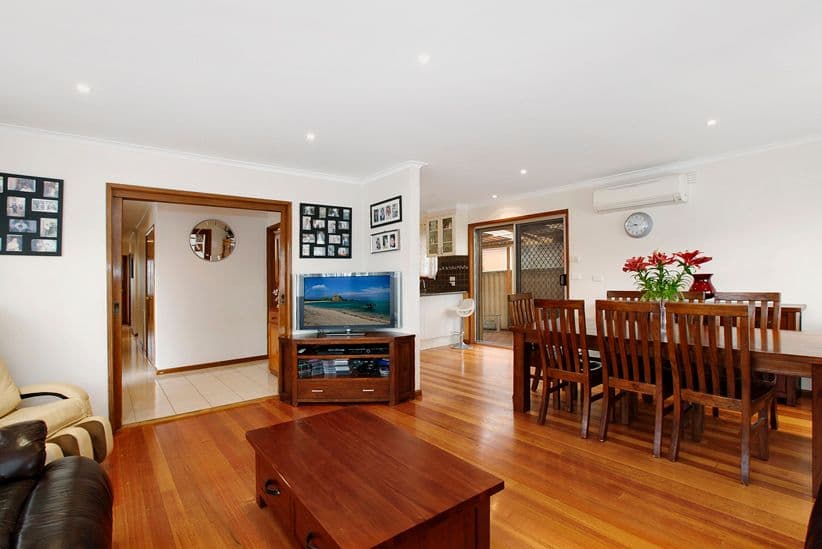 61 Rosedale Drive, LALOR VIC 3075, Lalor - Thumbnail 2