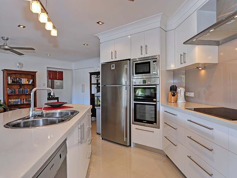 96 Sundance Way, RUNAWAY BAY QLD 4216, Runaway Bay - Thumbnail 6