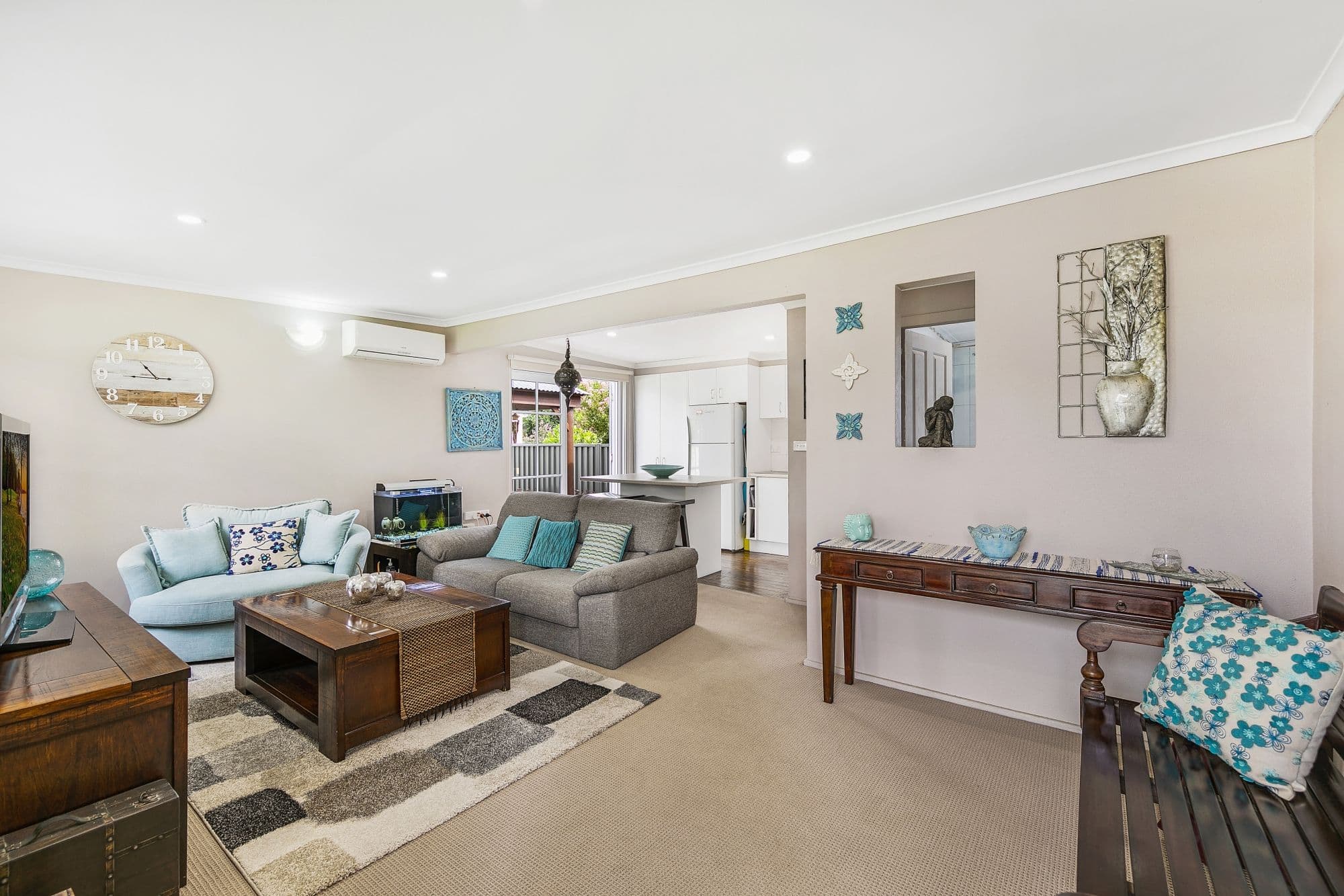 1 Emerald Place, Berkeley Vale - Thumbnail 2