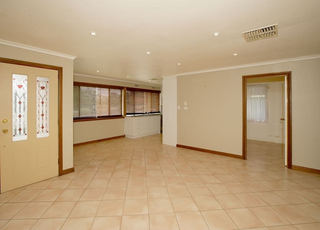 41 Red Hill Road, Kooringal NSW 2650, Kooringal - Thumbnail 2