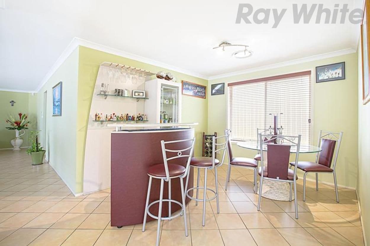 6 Dilston Close, WEST HOXTON NSW 2171, West Hoxton - Thumbnail 2
