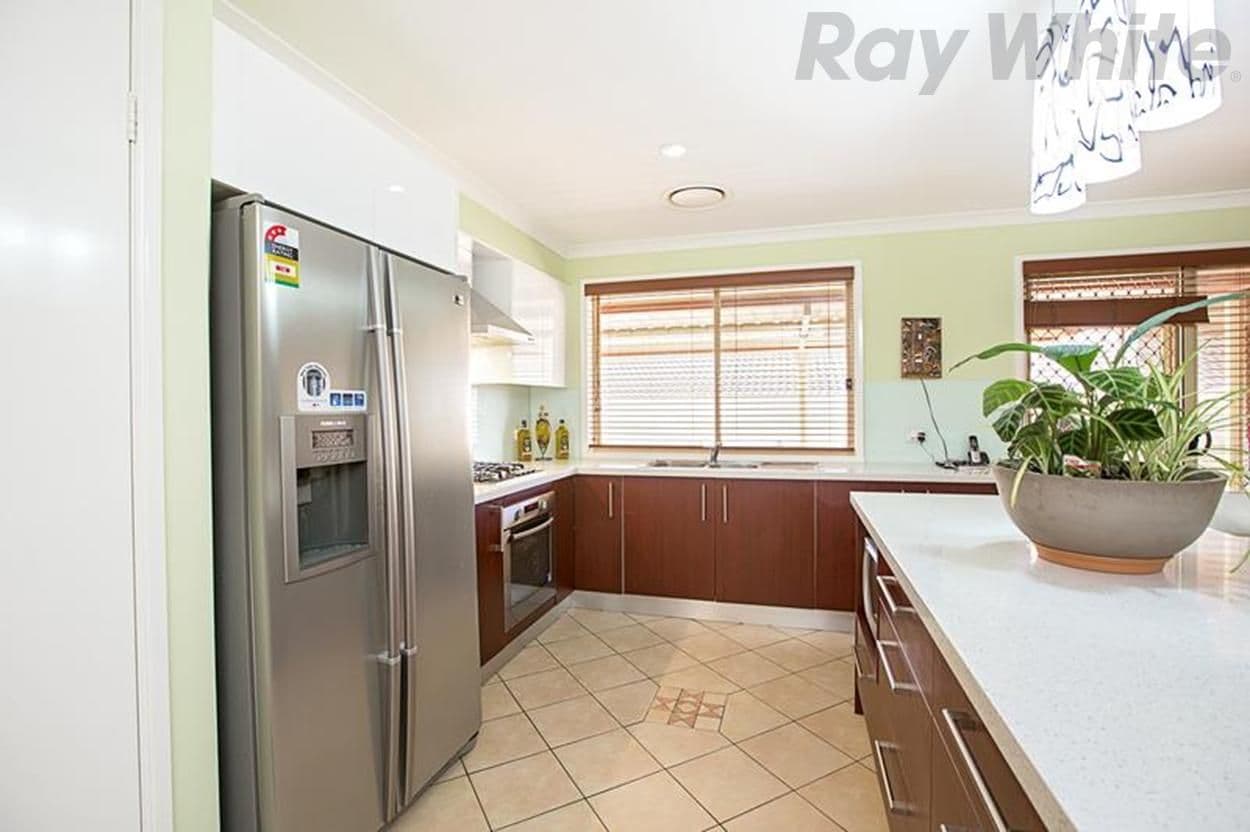 6 Dilston Close, WEST HOXTON NSW 2171, West Hoxton - Thumbnail 3