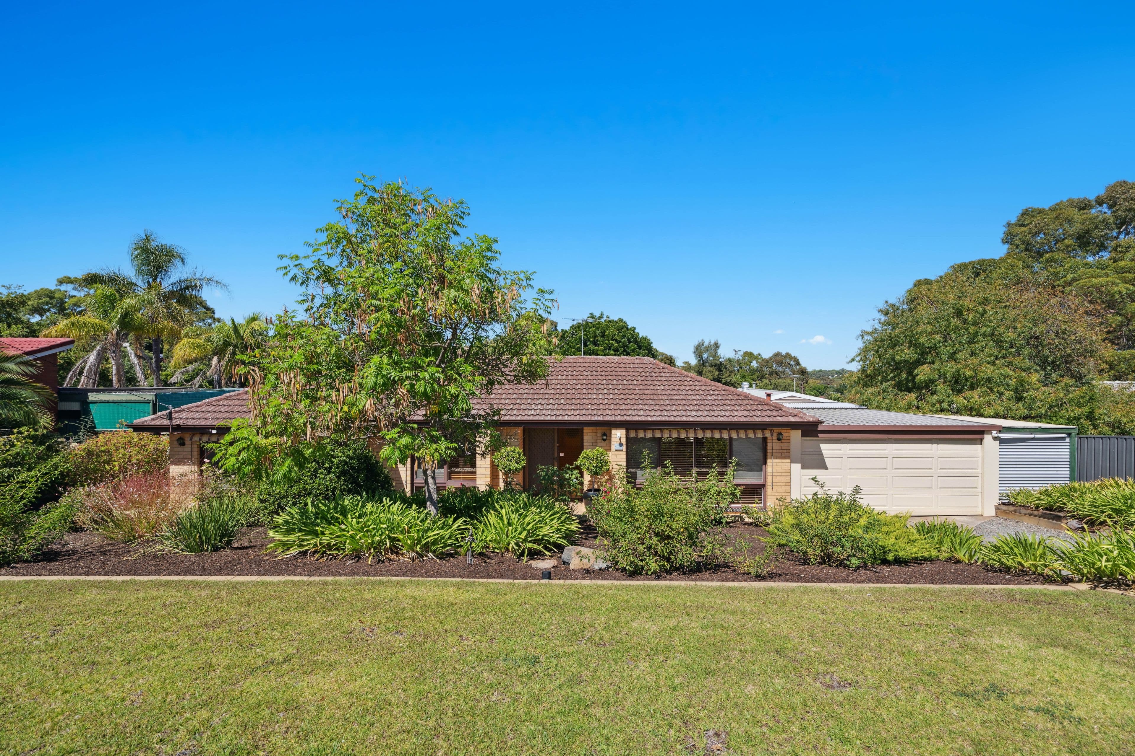 4 Buchanan Grove, Reynella East SA 5161, Reynella East - Image 1