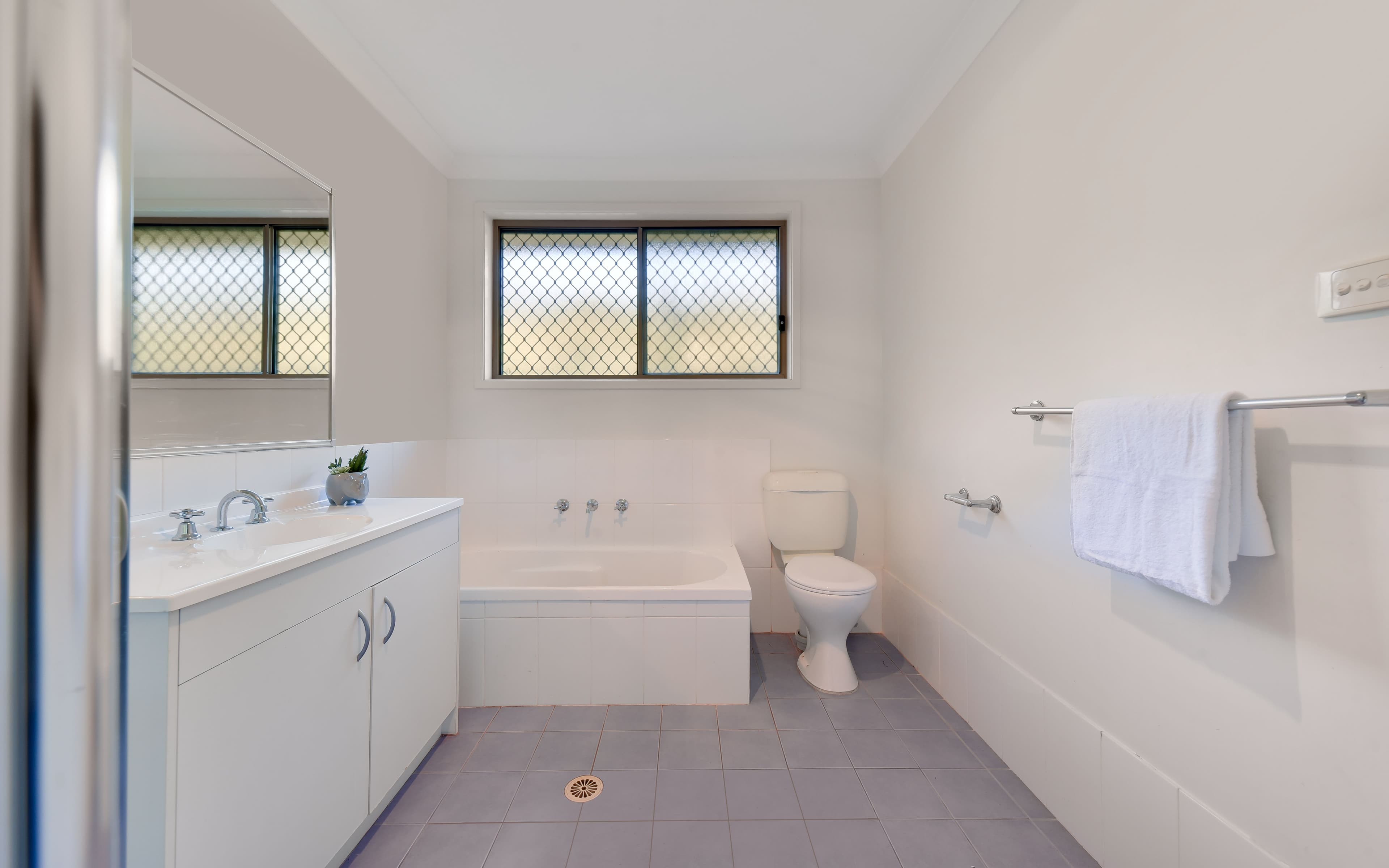 8 Burragorang Road, Ruse NSW 2560, Ruse - Thumbnail 8