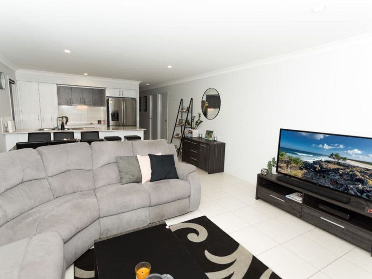25 McVeigh Street, Pimpama QLD 4209, Pimpama - Thumbnail 3