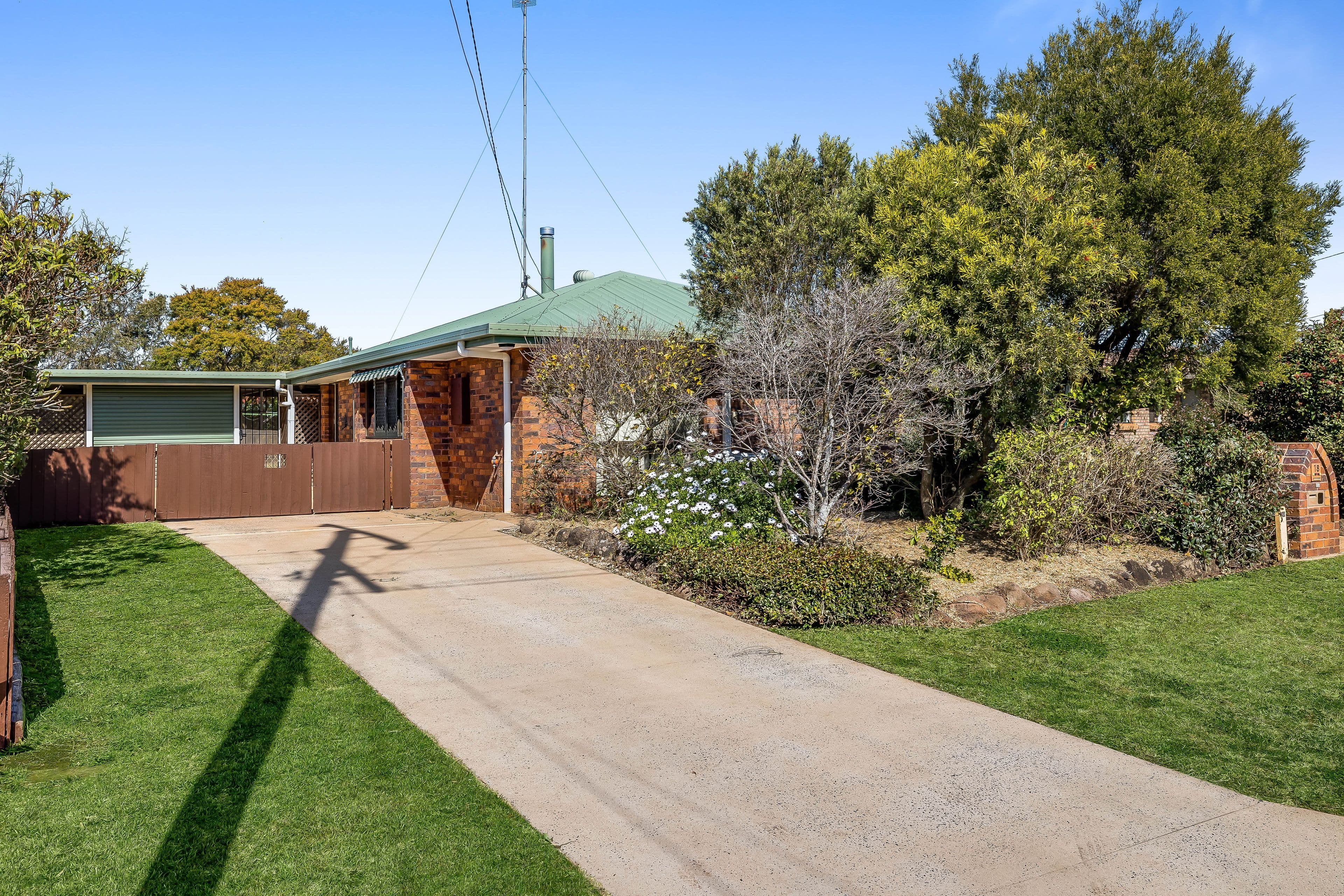 18 Rachel Street, Darling Heights QLD 4350, Darling Heights - Thumbnail 2