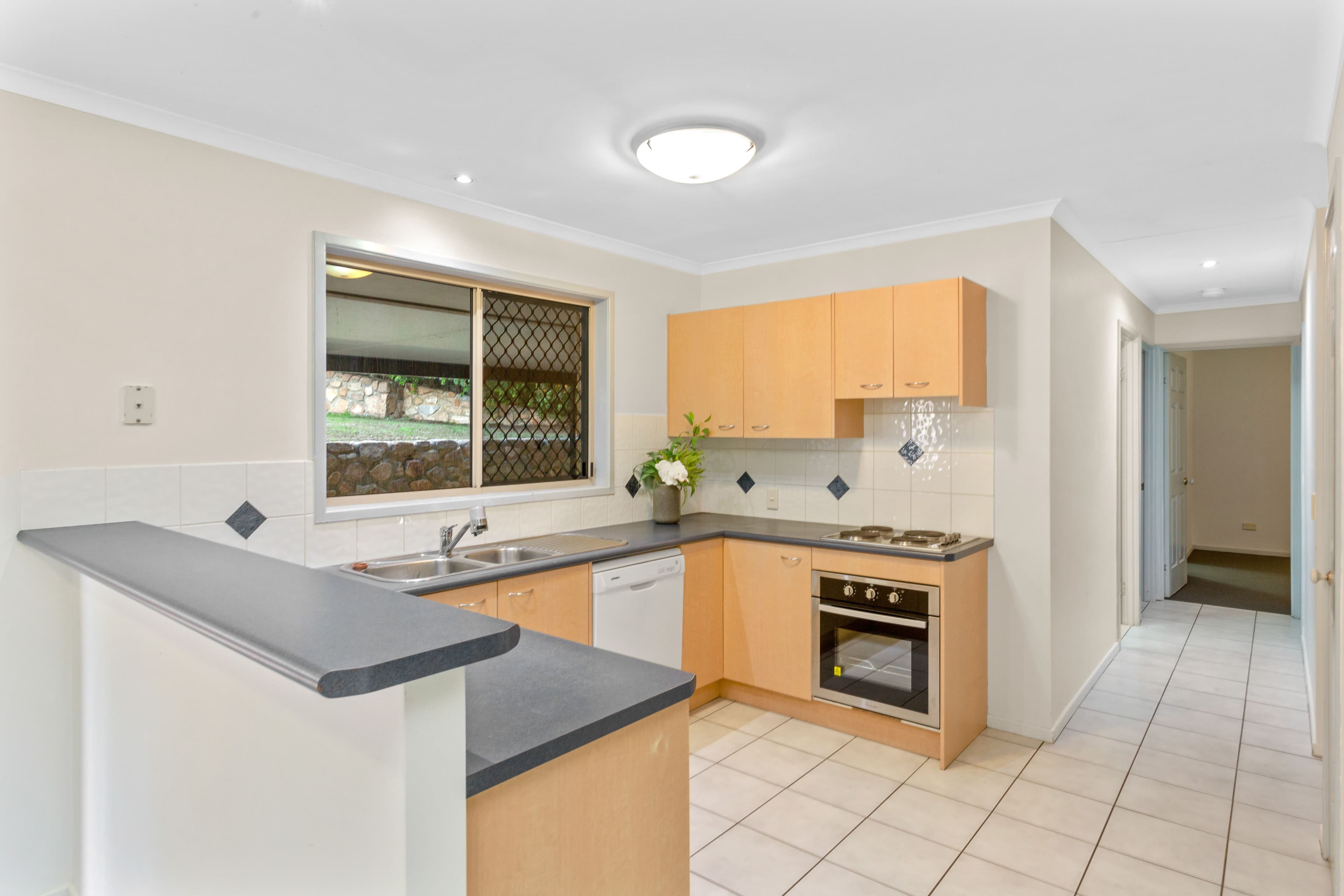 9 Redgum Court, Bellbird Park QLD 4300, Bellbird Park - Thumbnail 4