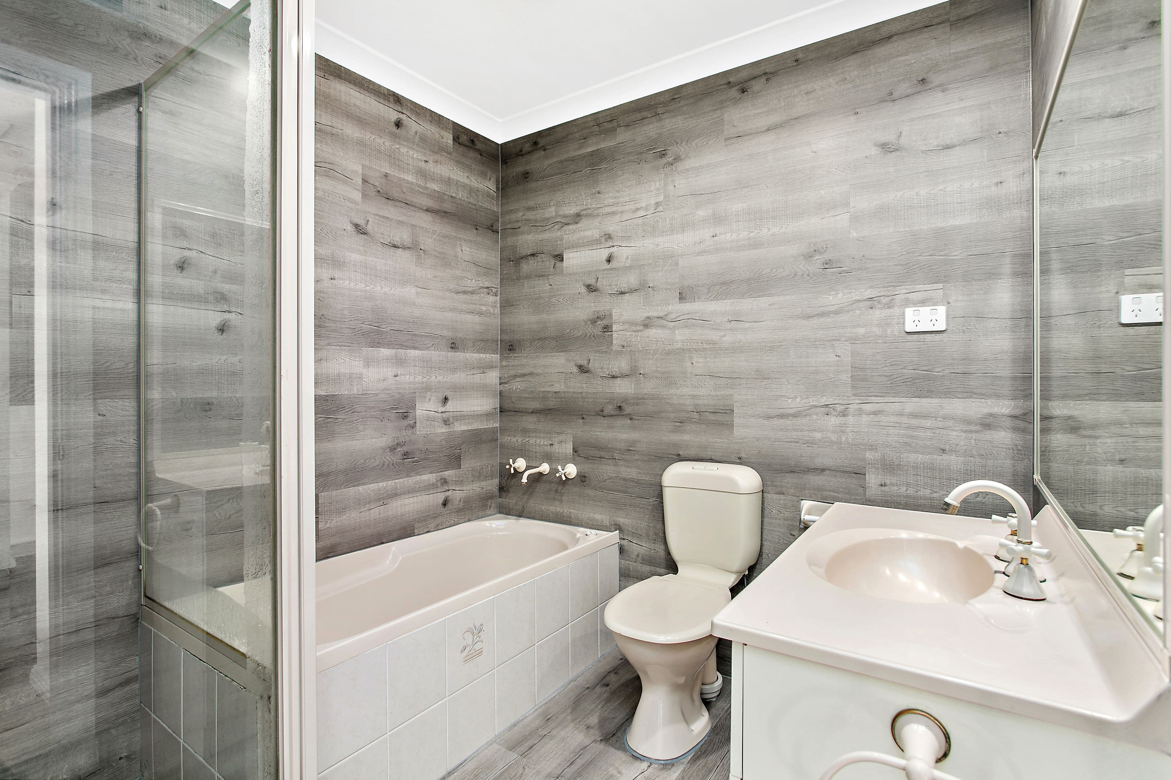 11 Eucumbene Avenue, Flinders - Thumbnail 7