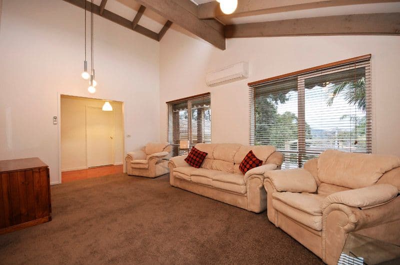 18 Highview Drive, MOOROOLBARK VIC 3138, Mooroolbark - Thumbnail 3