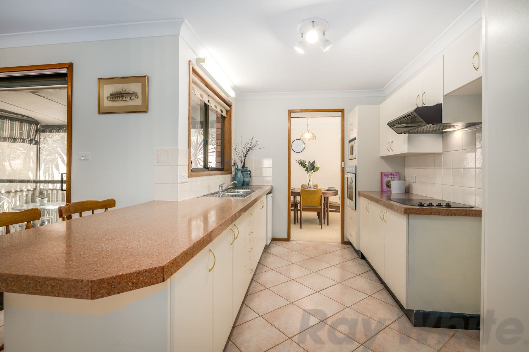 26 Angela Close, Carey Bay - Thumbnail 2