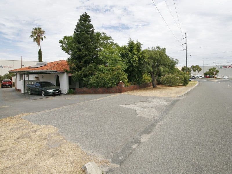 52 Oswald Street, INNALOO WA 6018, Innaloo - Image 1