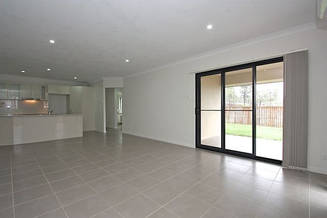 100 Honeywood Drive, FERNVALE QLD 4306, Fernvale - Thumbnail 3