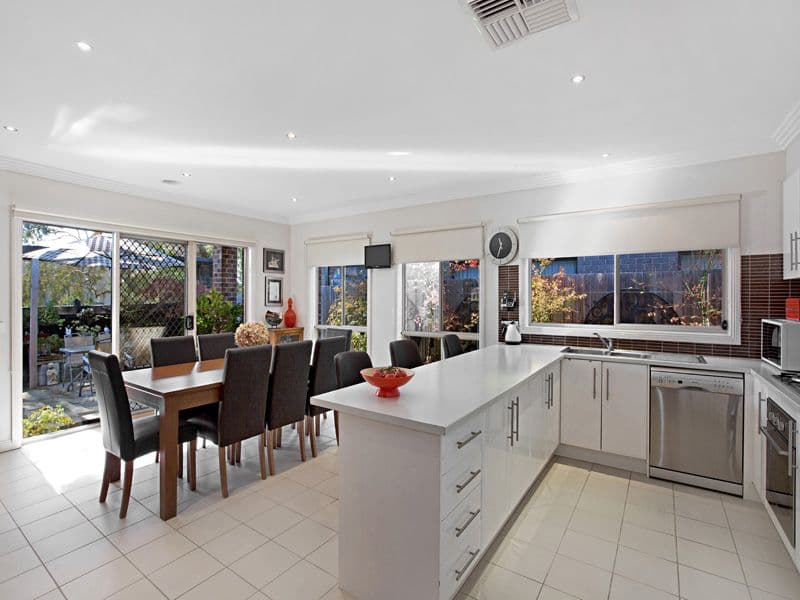 13 Beechwood Court, MERNDA VIC 3754, Mernda - Thumbnail 2