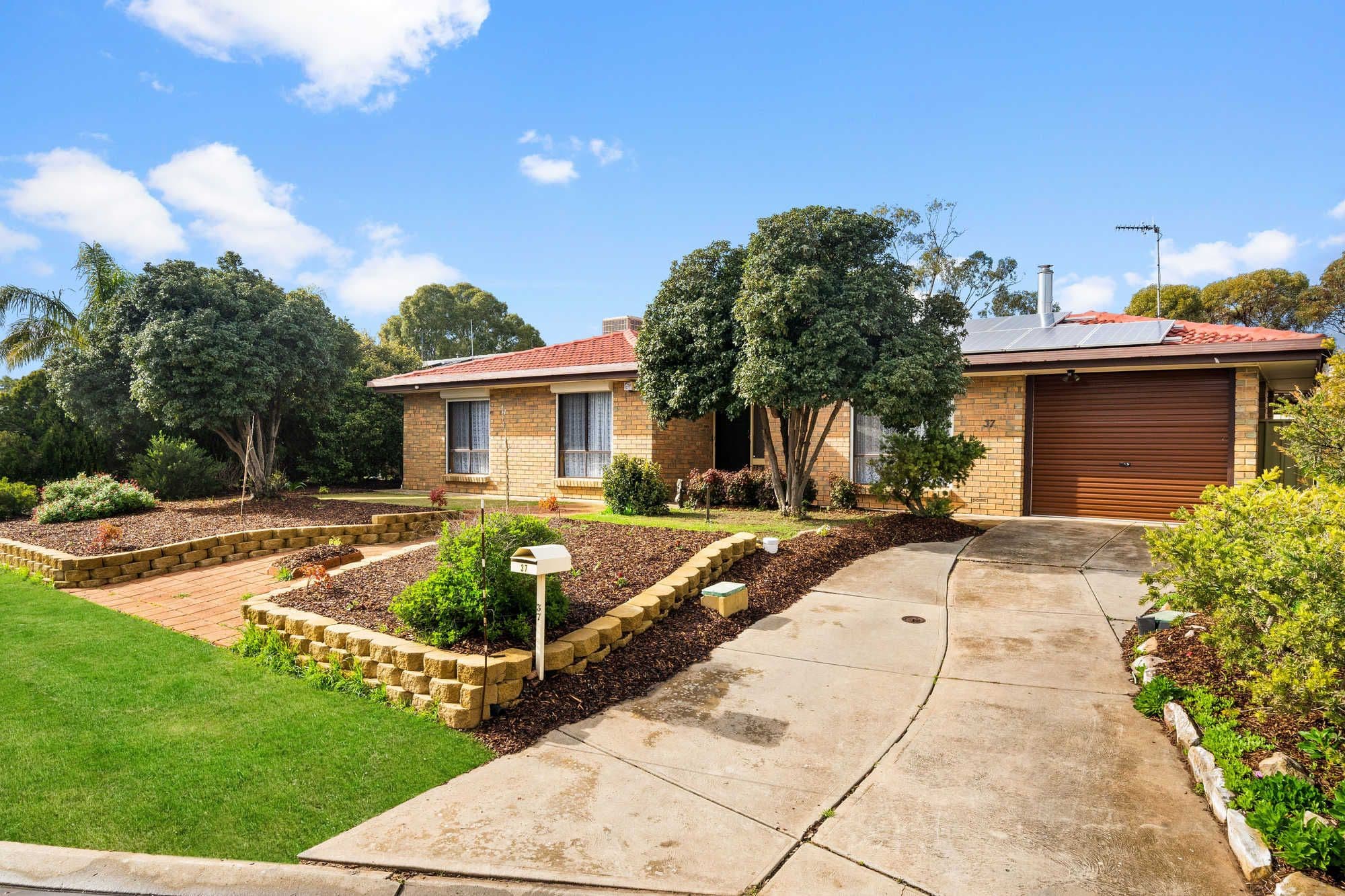 37 Megunya Crescent, Craigmore SA 5114, Craigmore - Image 1