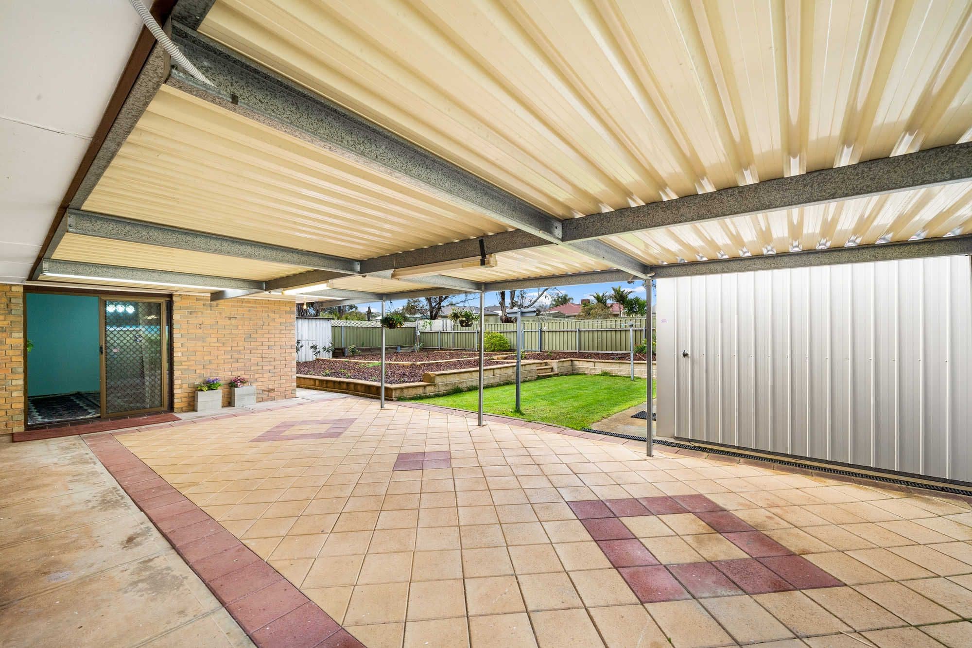 37 Megunya Crescent, Craigmore SA 5114, Craigmore - Thumbnail 4