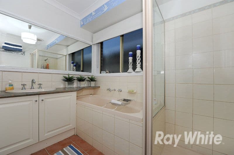 8 Sapphire Crescent, PAKENHAM VIC 3810, Pakenham - Thumbnail 7