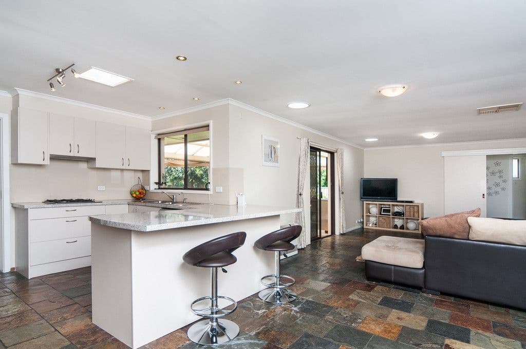 27 Campus Drive, ABERFOYLE PARK SA 5159, Aberfoyle Park - Thumbnail 2