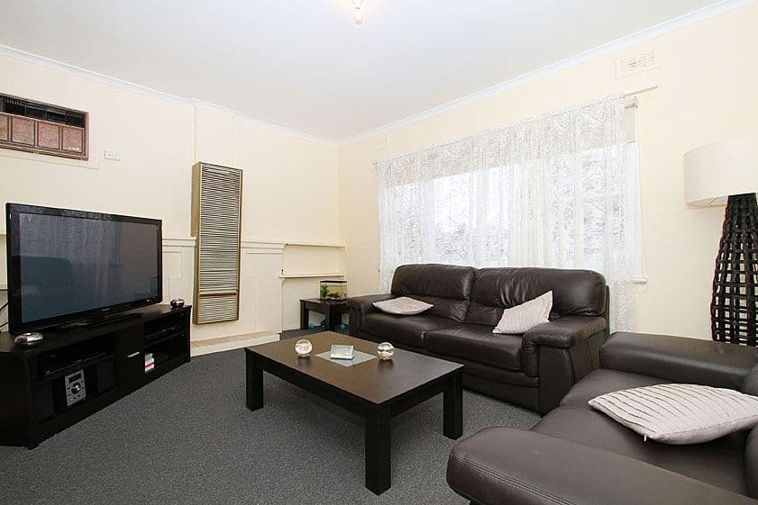 81 Broadhurst Avenue, RESERVOIR VIC 3073, Reservoir - Thumbnail 3