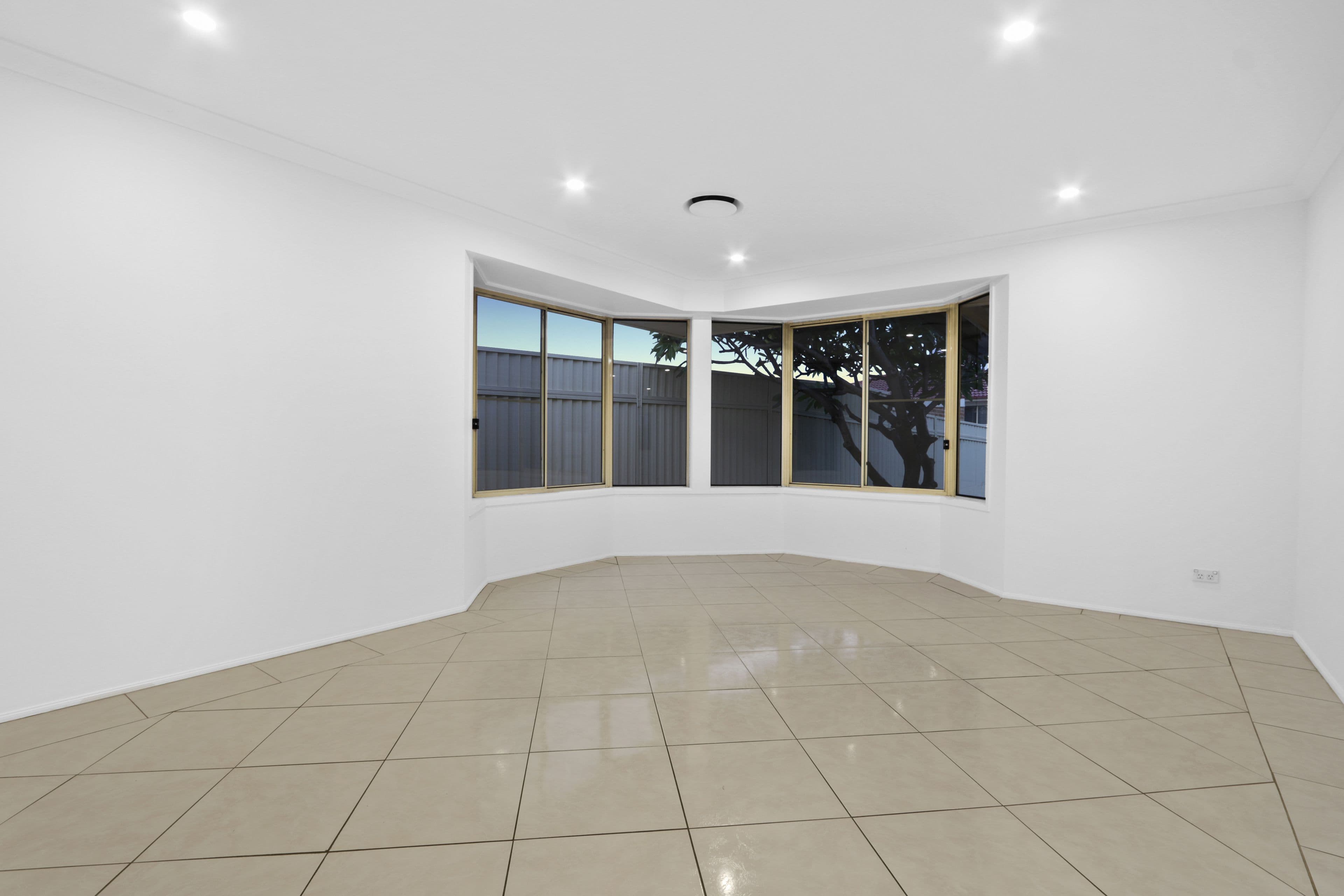36 Wainewright Avenue, West Hoxton NSW 2171, West Hoxton - Thumbnail 7