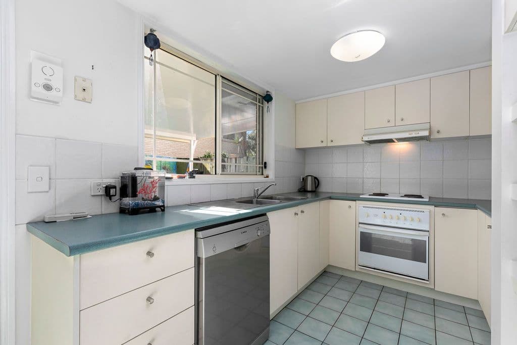 16 Washington Avenue, Tingalpa QLD 4173, Tingalpa - Thumbnail 5