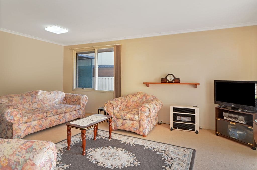 50 Loftus Drive, Barrack Heights - Thumbnail 2