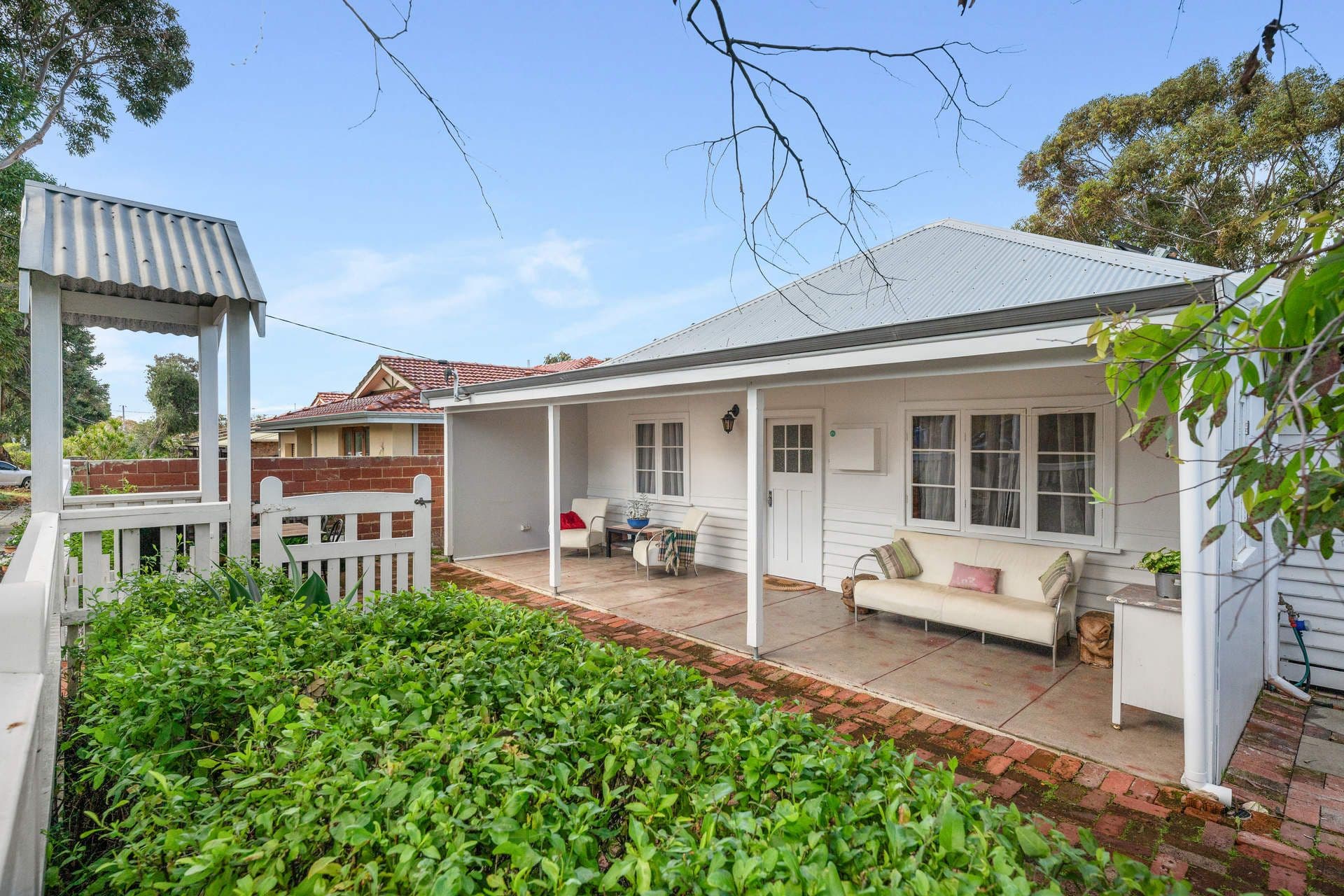 17 Pilbarra Street, White Gum Valley WA 6162, White Gum Valley - Image 1