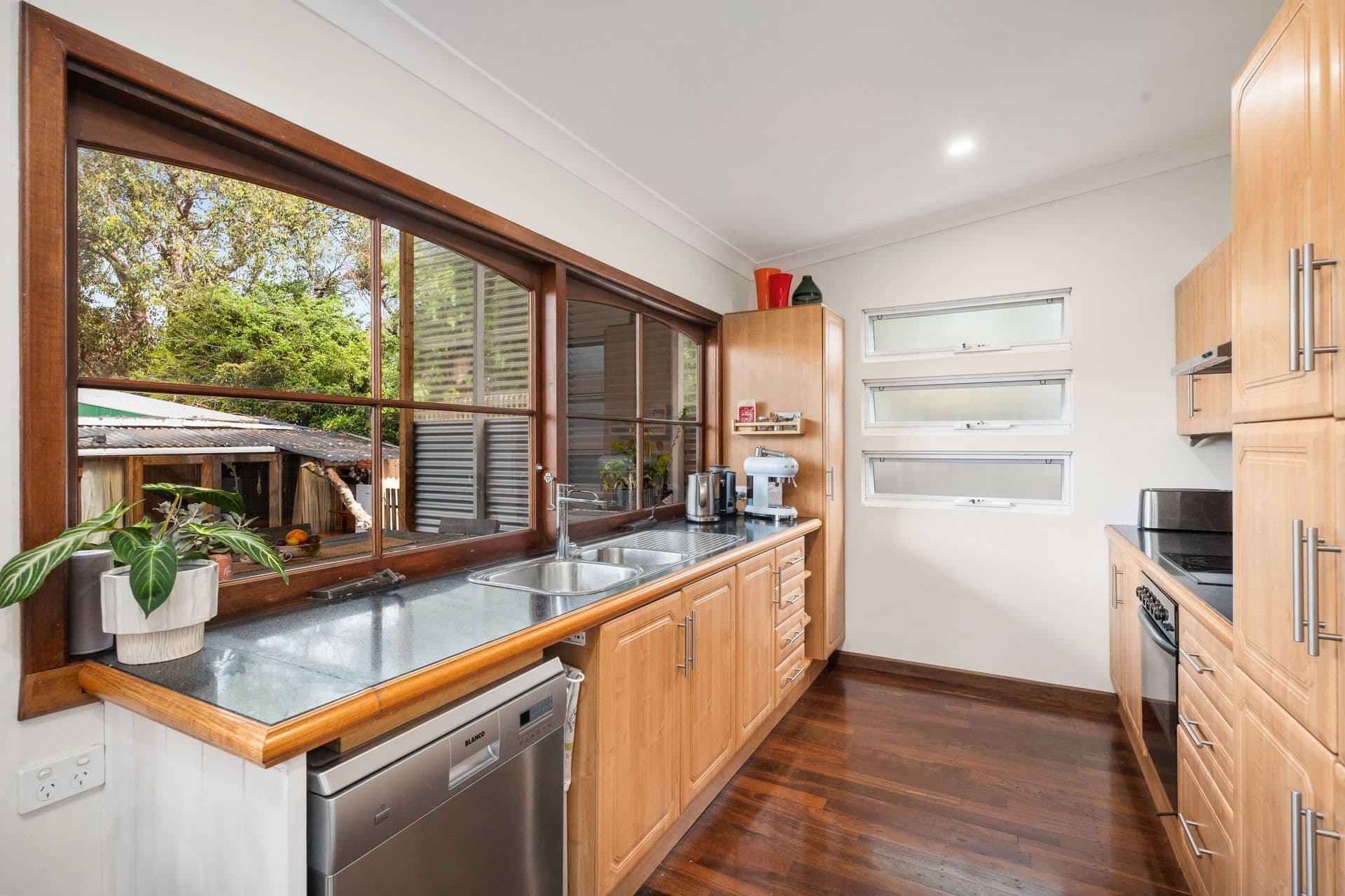 17 Pilbarra Street, White Gum Valley WA 6162, White Gum Valley - Thumbnail 2