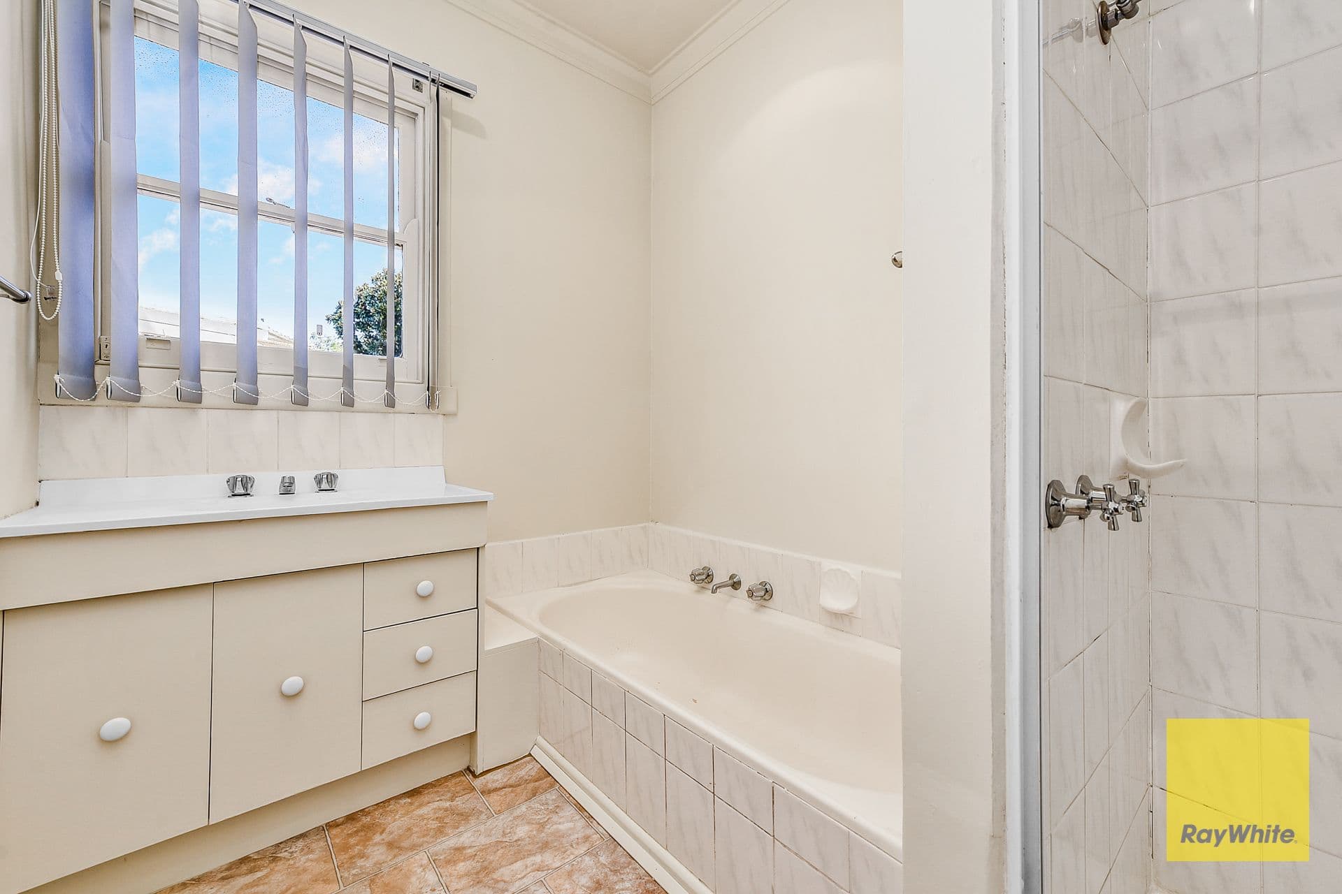 12 Leeside Street, Dandenong North VIC 3175, Dandenong North - Thumbnail 6