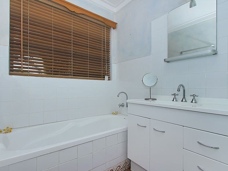 22 Wandina Place, DUNCRAIG WA 6023, Duncraig - Thumbnail 2