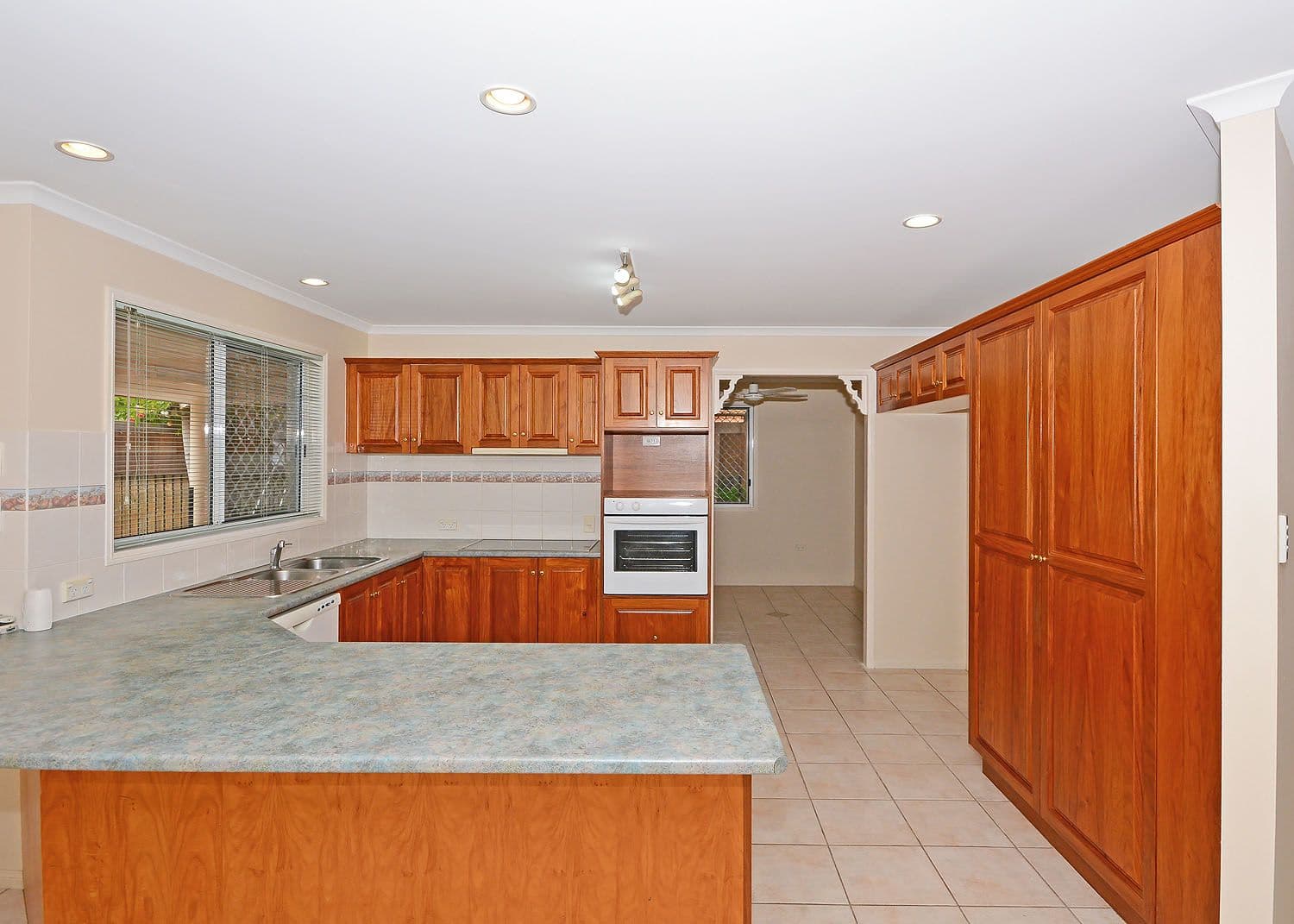 8 Durham Court, Kawungan QLD 4655, Kawungan - Thumbnail 4