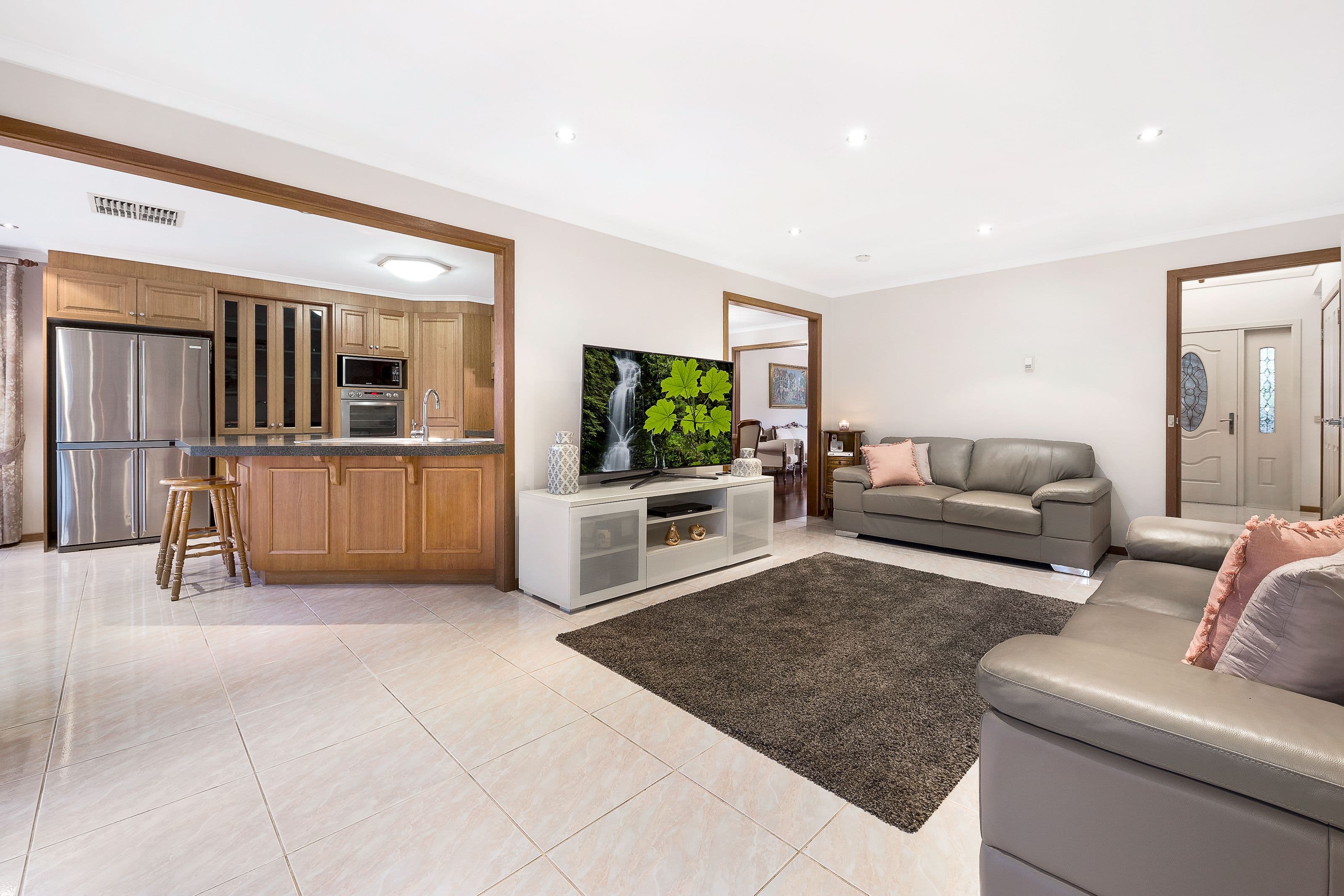 11 Page Court, Mulgrave VIC 3170, Mulgrave - Thumbnail 2