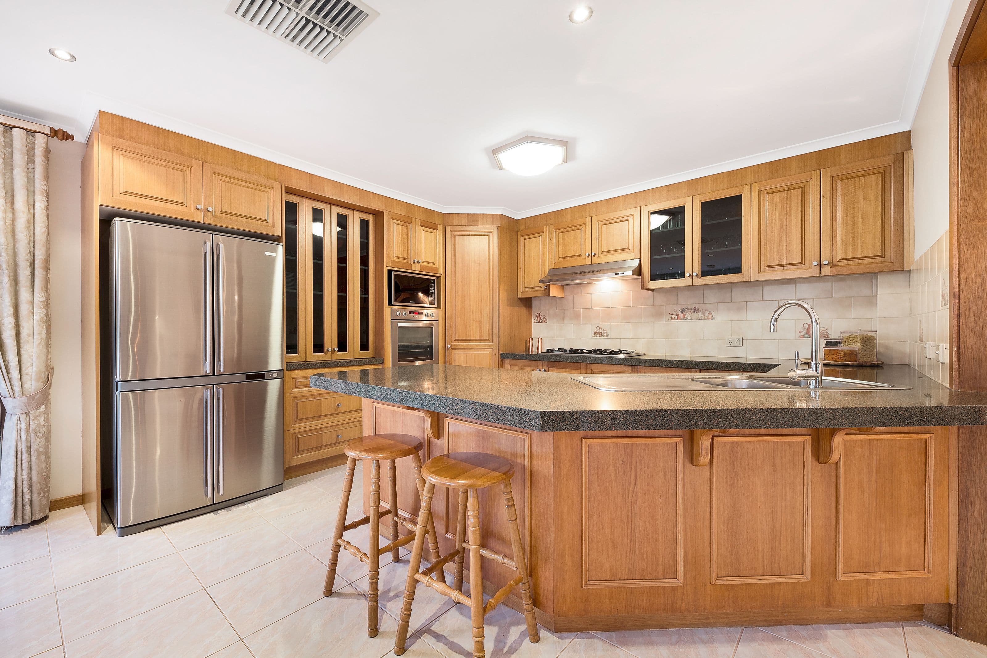 11 Page Court, Mulgrave VIC 3170, Mulgrave - Thumbnail 3