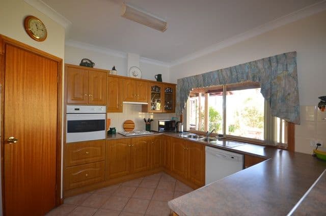 10 March Court, CLARE SA 5453, Clare - Thumbnail 5