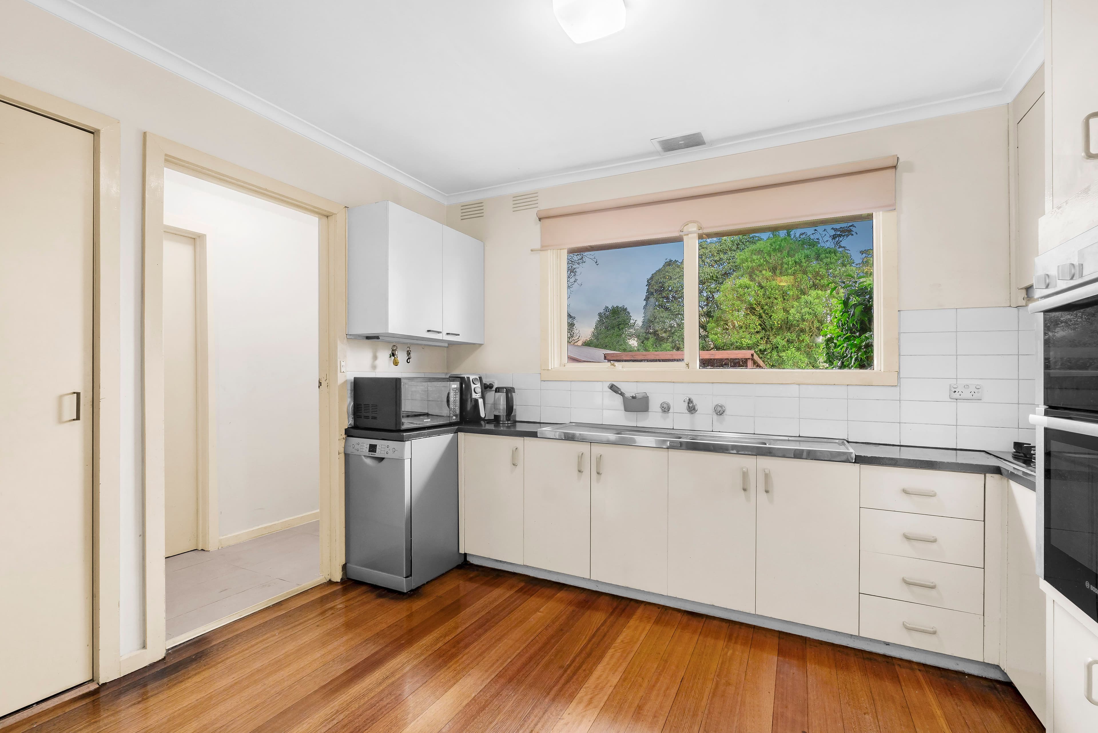 34 Greenock Crescent, Wantirna VIC 3152, Wantirna - Thumbnail 2
