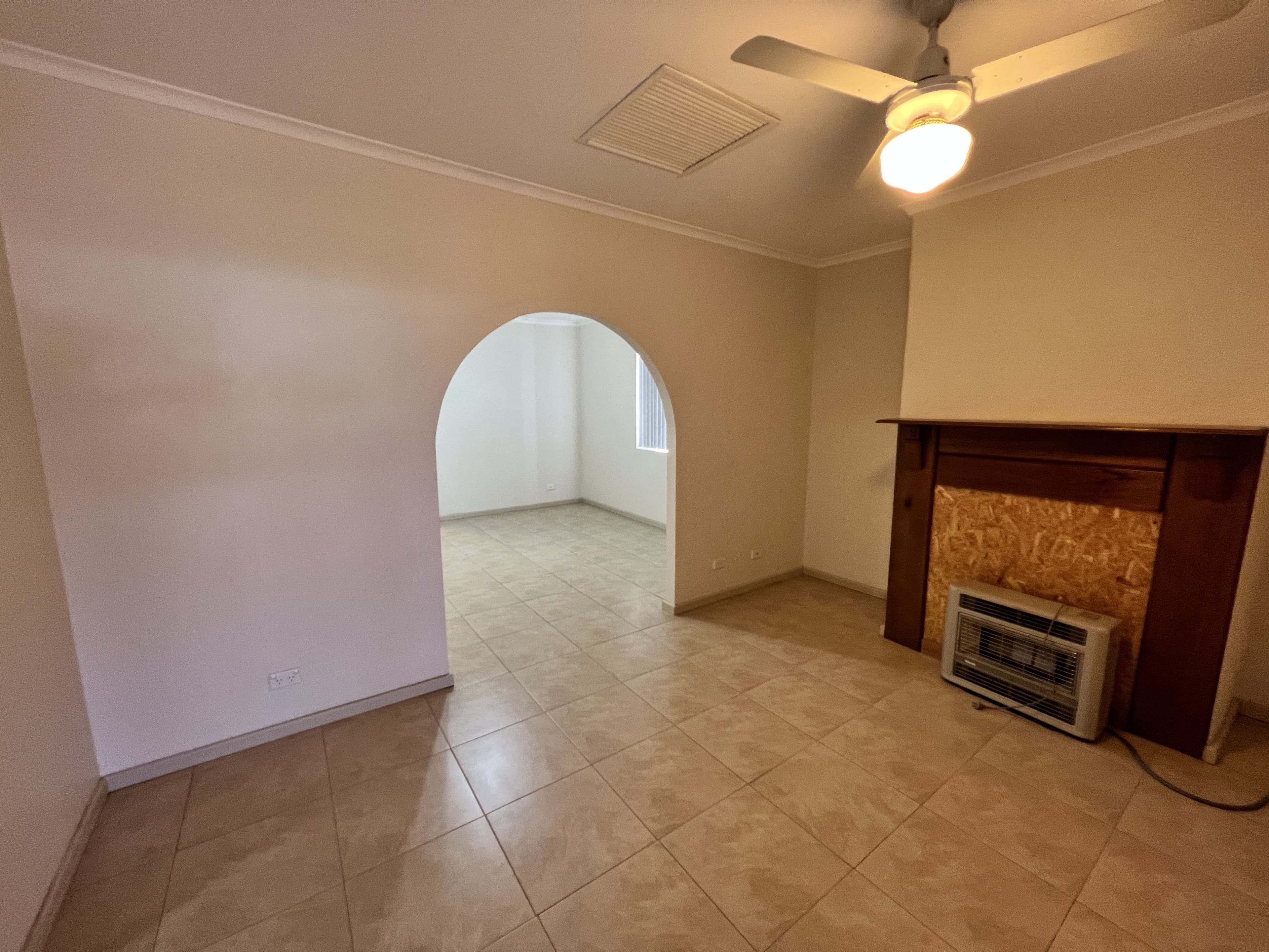 16 Patton Street, Broken Hill NSW 2880, Broken Hill - Thumbnail 3