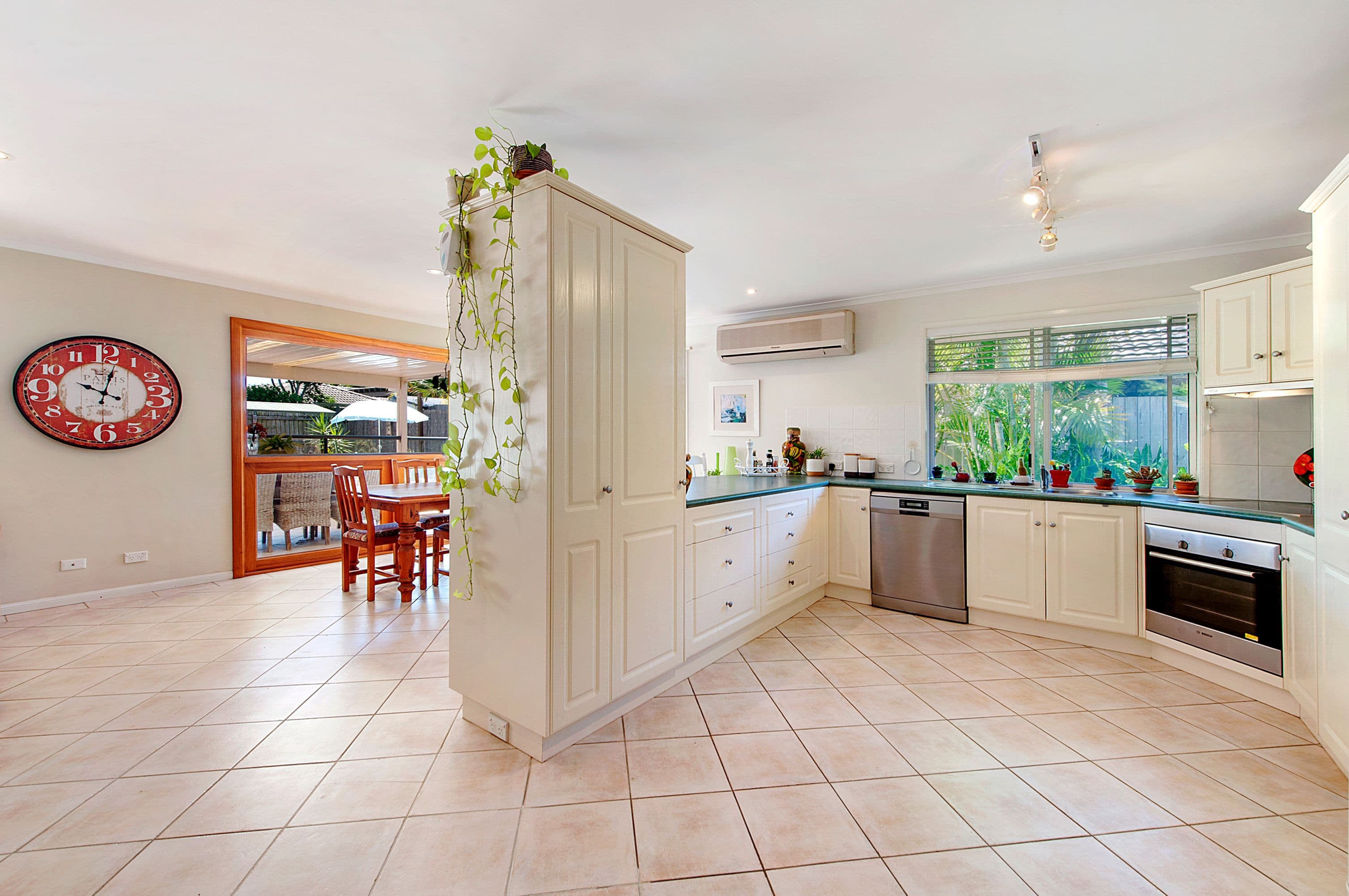 11 Coronet Crescent, Burleigh Waters QLD 4220, Burleigh Waters - Thumbnail 8