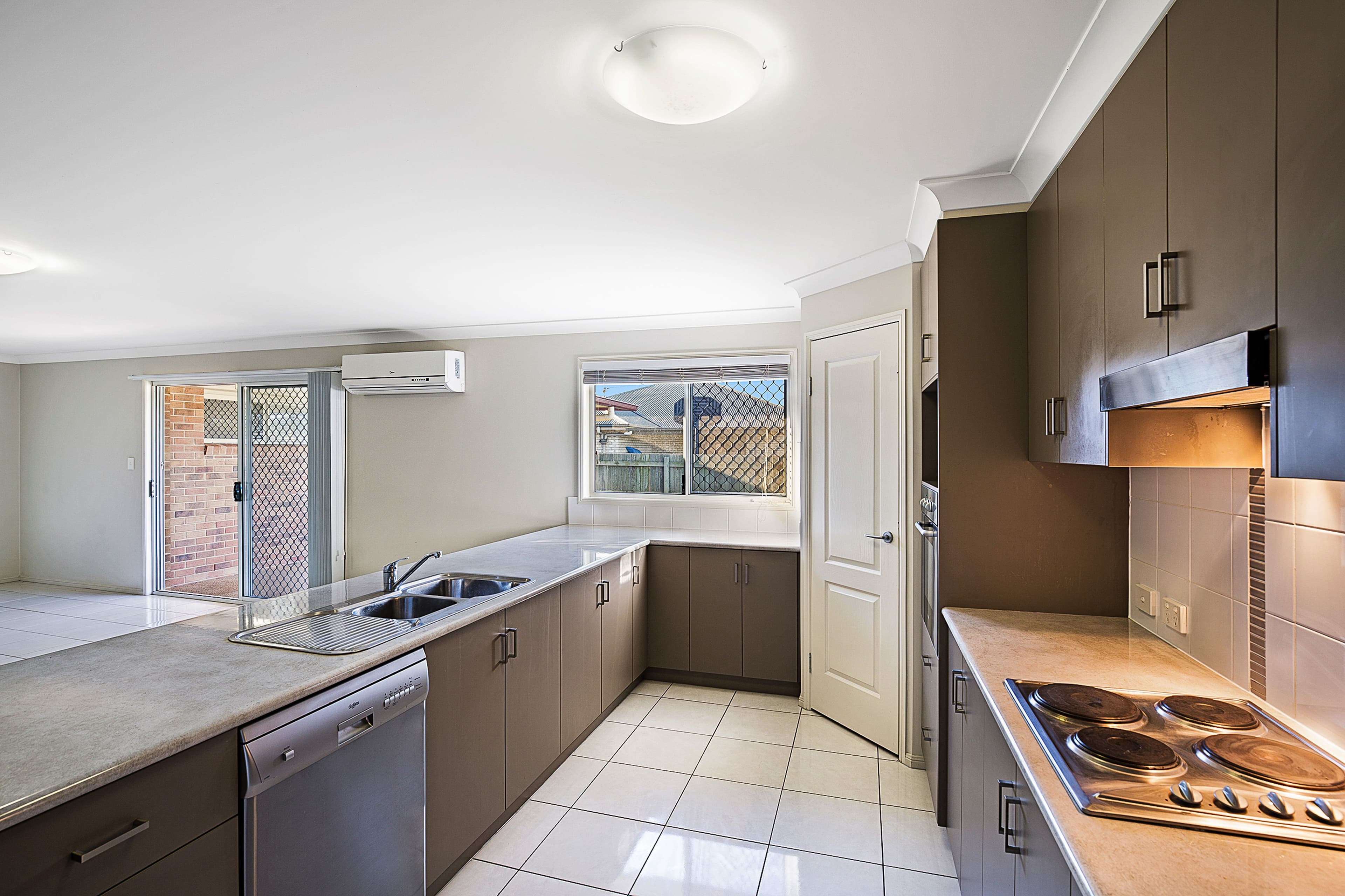 7 Latham Court, Wilsonton Heights QLD 4350, Wilsonton Heights - Thumbnail 3