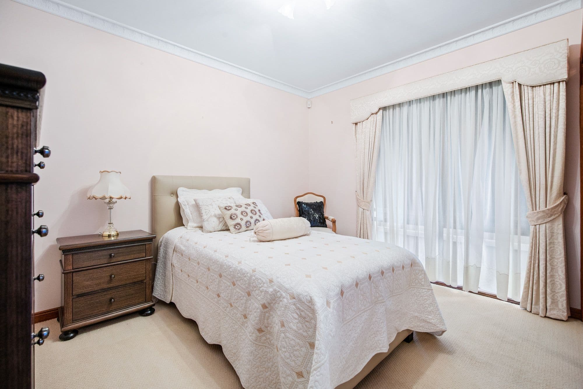 8 Tolmie Avenue, Werribee VIC 3030, Werribee - Thumbnail 2