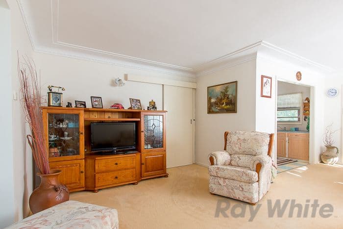30 Laxton Crescent, Belmont North NSW 2280, Belmont North - Thumbnail 3