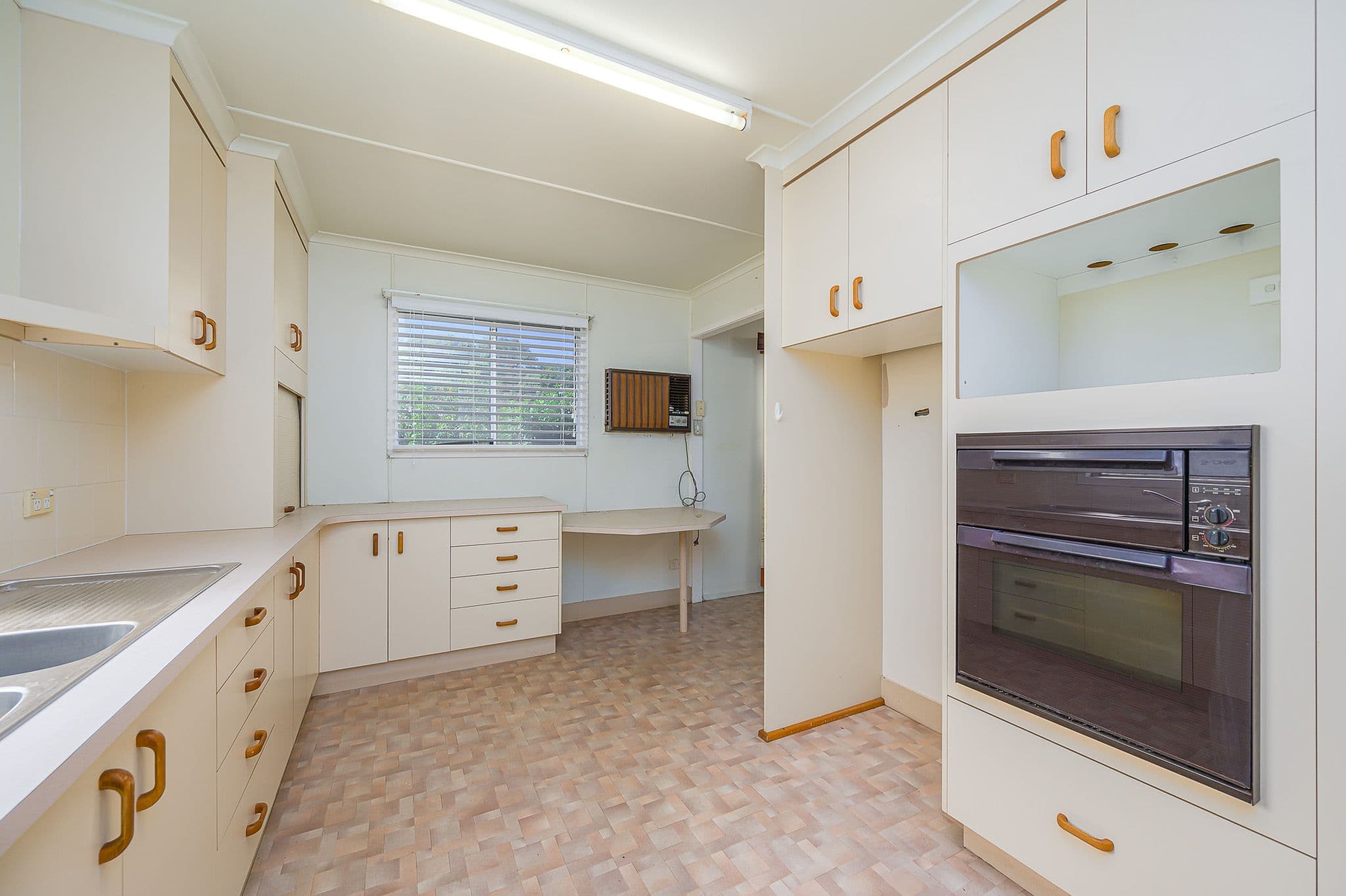 13 Morley Street, West Gladstone QLD 4680, West Gladstone - Thumbnail 4