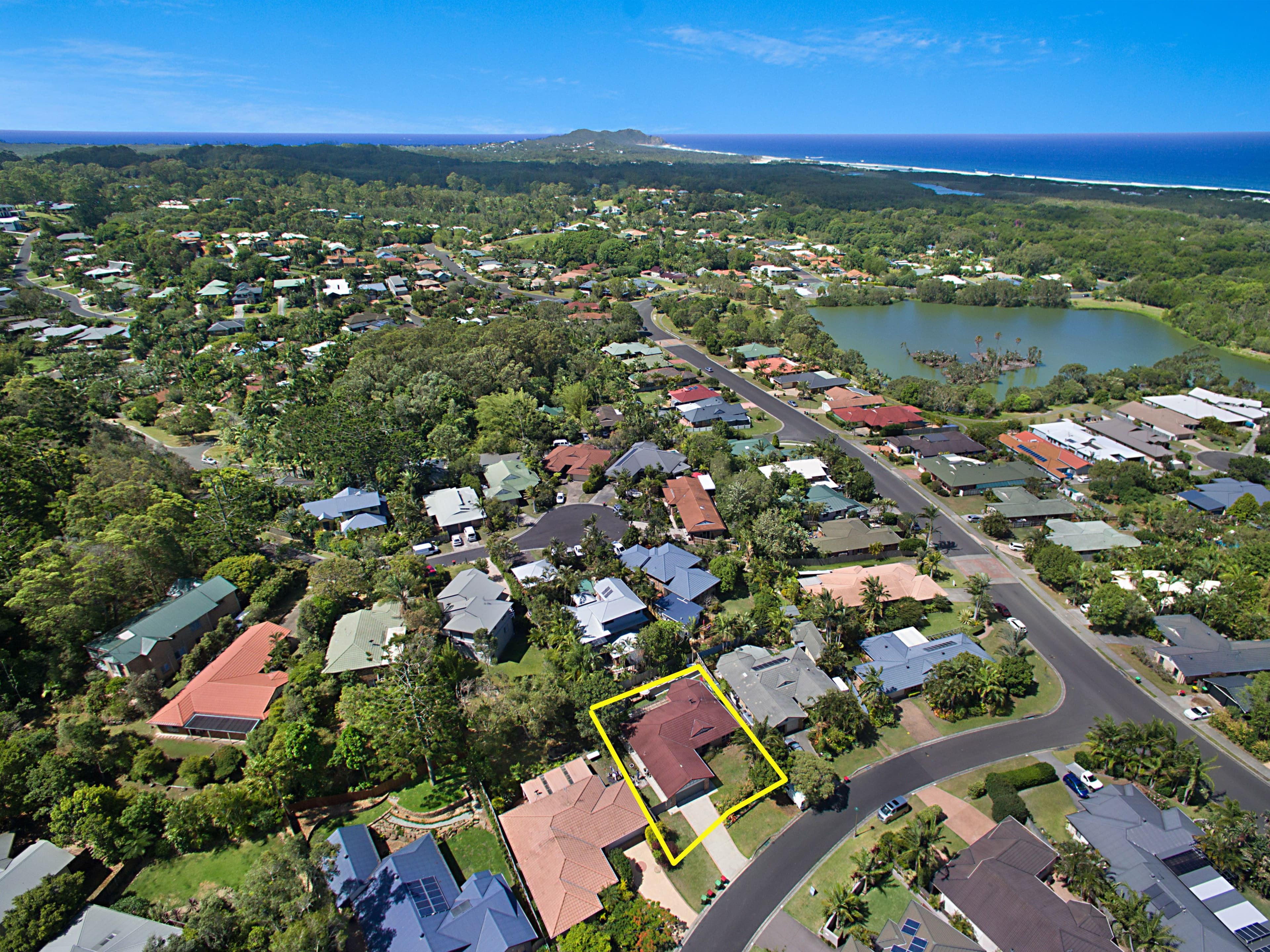 51 Coogera Circuit, Suffolk Park - Image 1