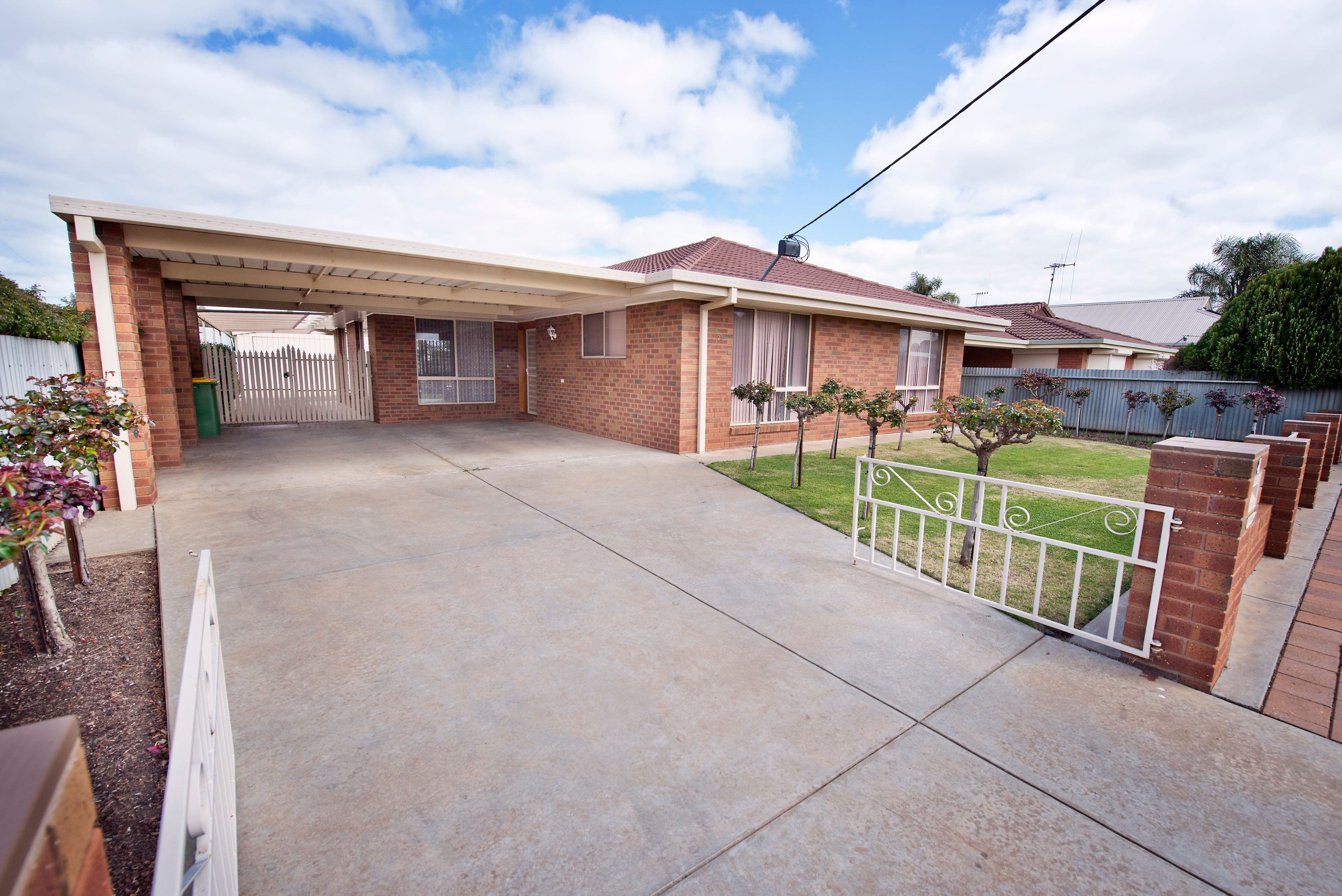 21 Currie Street, Swan Hill VIC 3585, Swan Hill - Thumbnail 2