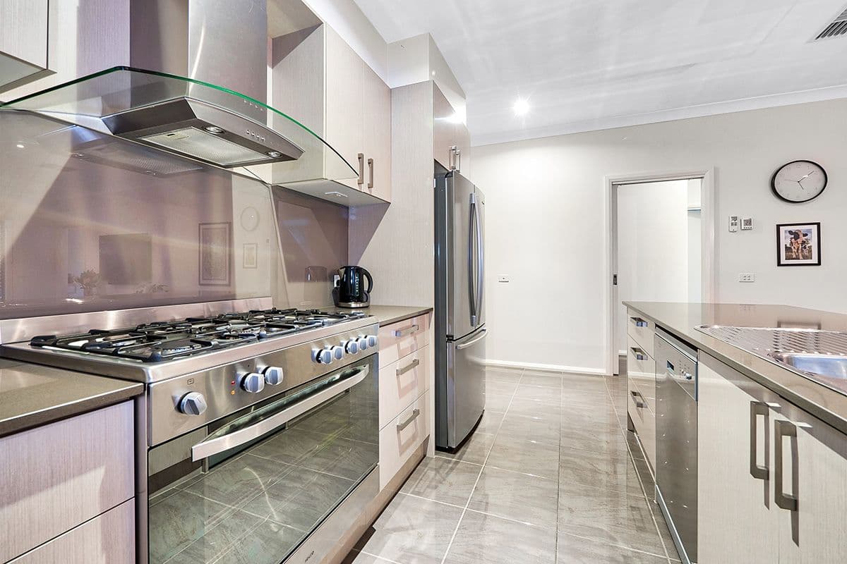 61 Burford Way, Cranbourne North VIC 3977, Cranbourne North - Thumbnail 5
