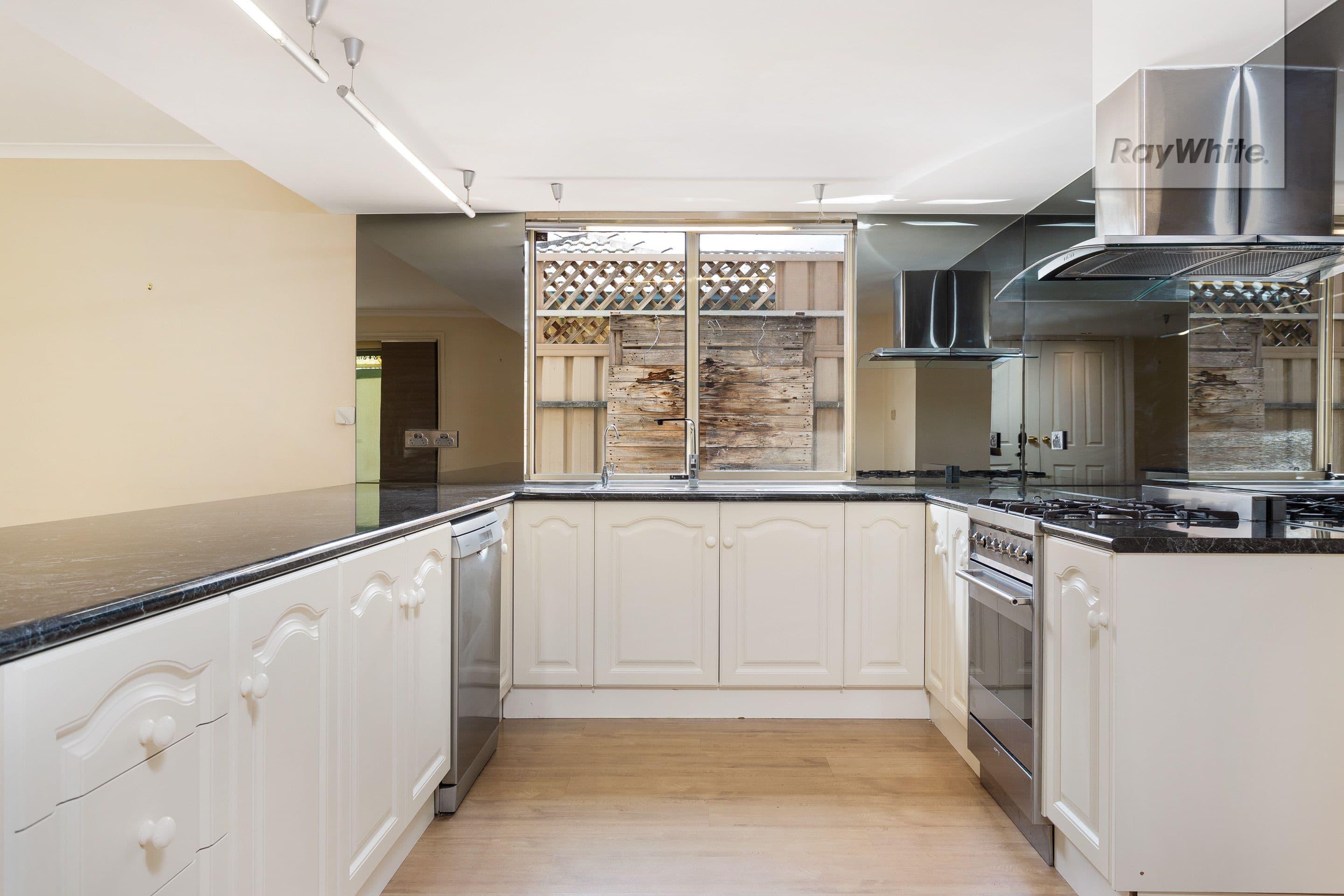 18 Steen Crescent, Pooraka SA 5095, Pooraka - Thumbnail 2