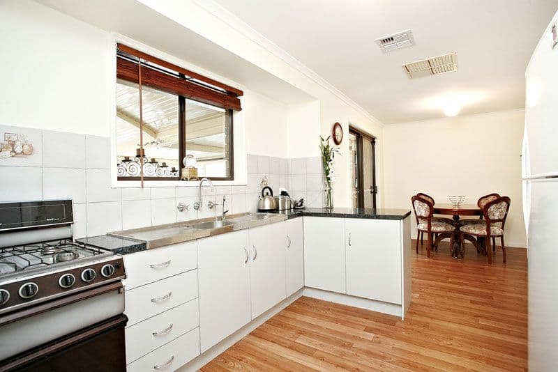 16 St Ives Court, BLAKEVIEW SA 5114, Blakeview - Thumbnail 4