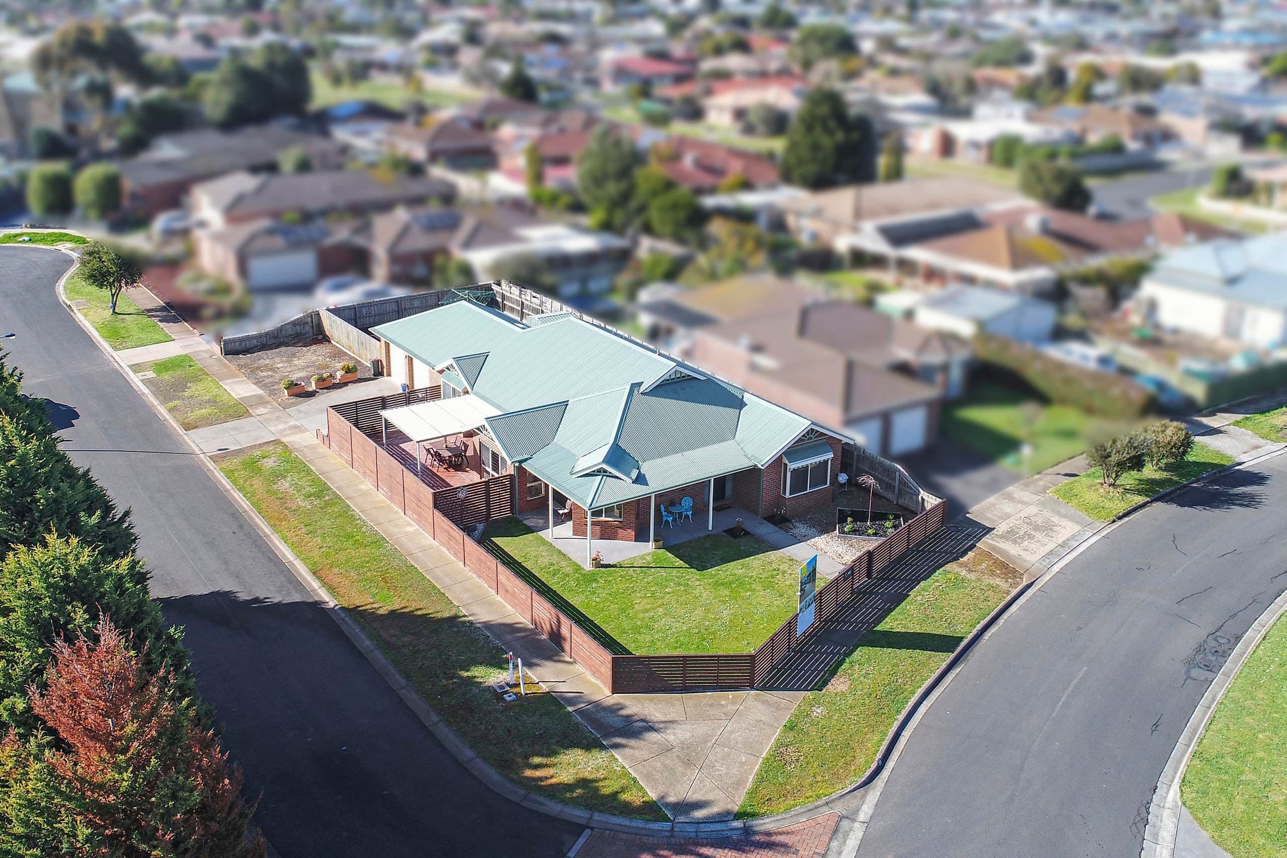 35 Richard Drive, Lara VIC 3212, Lara - Thumbnail 2