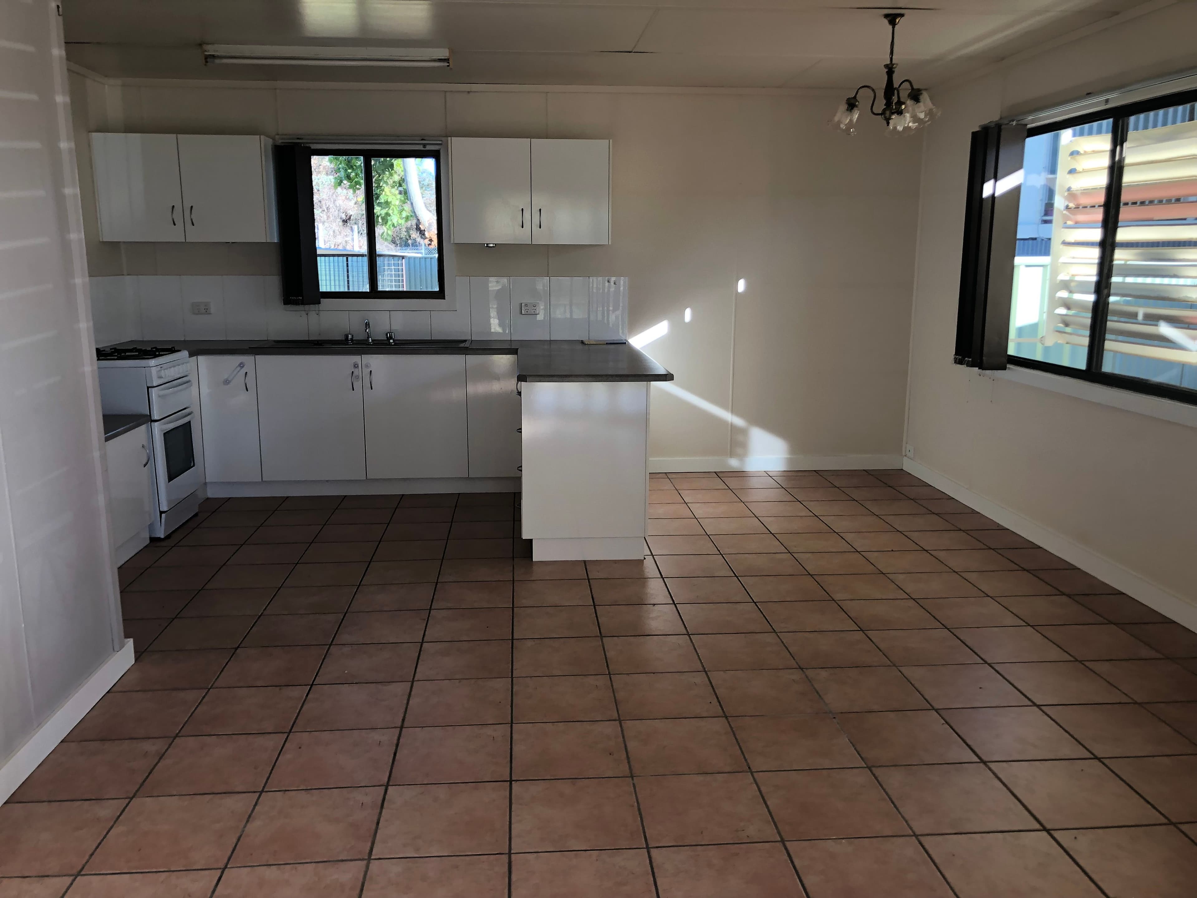 16 Burke Street, Charleville QLD 4470, Charleville - Thumbnail 2