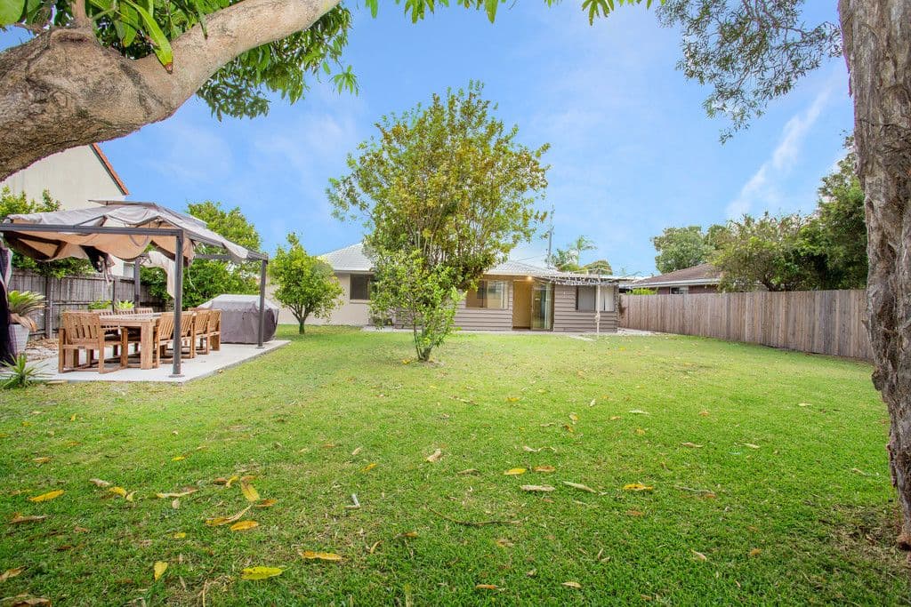 41 Poinsettia Avenue, Hollywell QLD 4216, Hollywell - Thumbnail 2