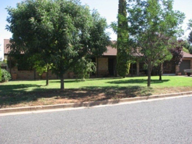 8 Oak Street, FORBES NSW 2871, Forbes - Thumbnail 2