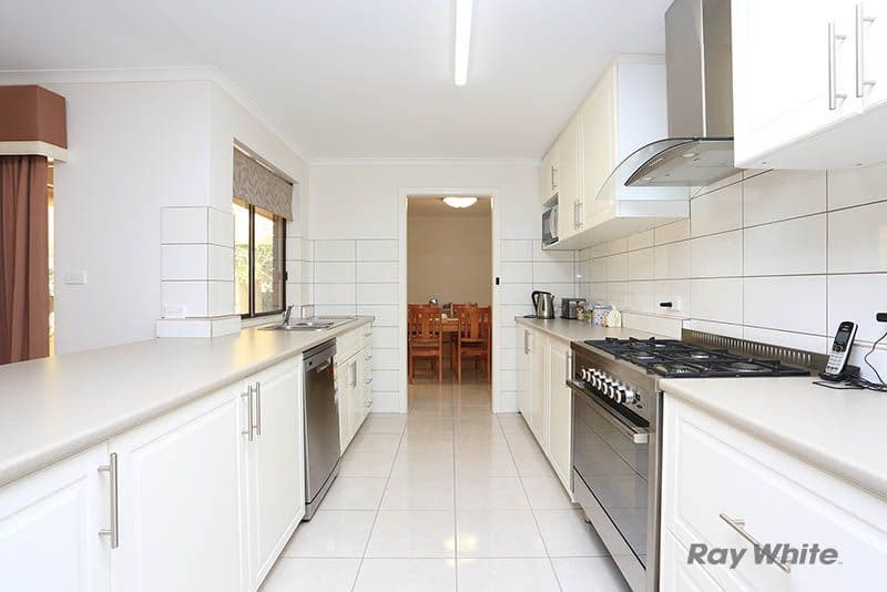 18 Phoenix Avenue, Clare SA 5453, Clare - Thumbnail 2